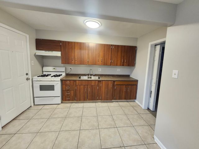 4807 S Wabash Avenue 2, Chicago, IL 60615