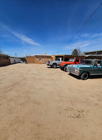 2834 Monroe Street NE, Albuquerque, NM 87110