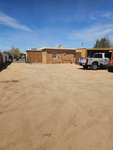 2834 Monroe Street NE, Albuquerque, NM 87110