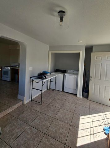 2834 Monroe Street NE, Albuquerque, NM 87110