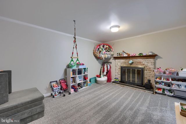 2223 HARMONY HILL DR, Lancaster, PA 17601