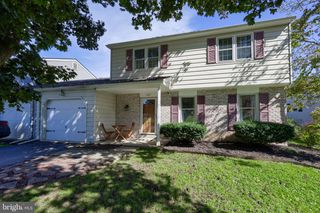 2223 HARMONY HILL DR, Lancaster, PA 17601