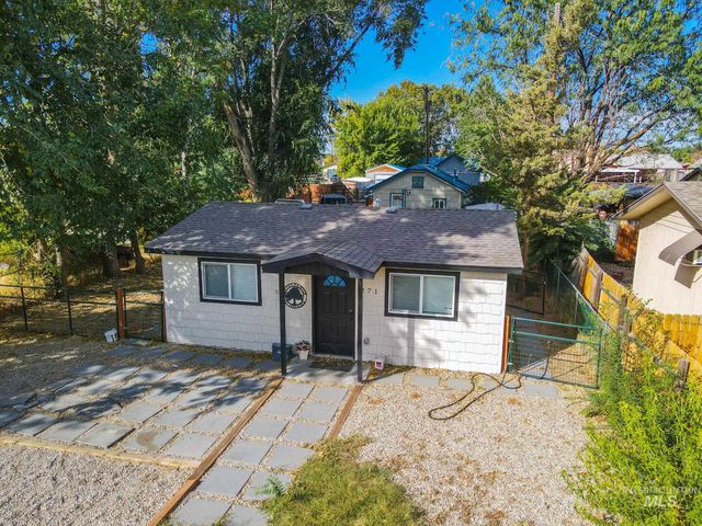 271 NW 7th St, Ontario, OR 97914 property photo