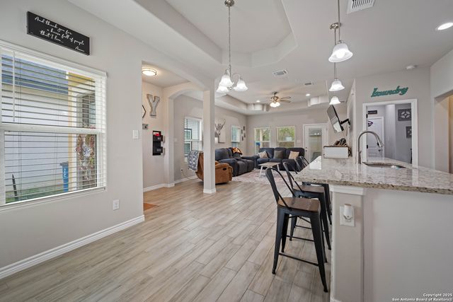 760 Crestview, Floresville, TX 78114