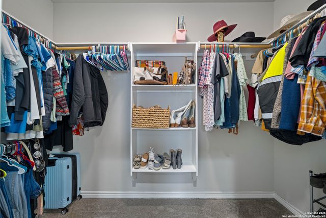 760 Crestview, Floresville, TX 78114