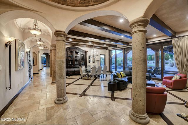 6015 N Camino Preciado, Tucson, AZ 85718