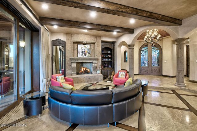 6015 N Camino Preciado, Tucson, AZ 85718