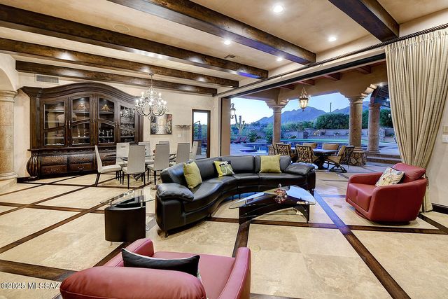 6015 N Camino Preciado, Tucson, AZ 85718