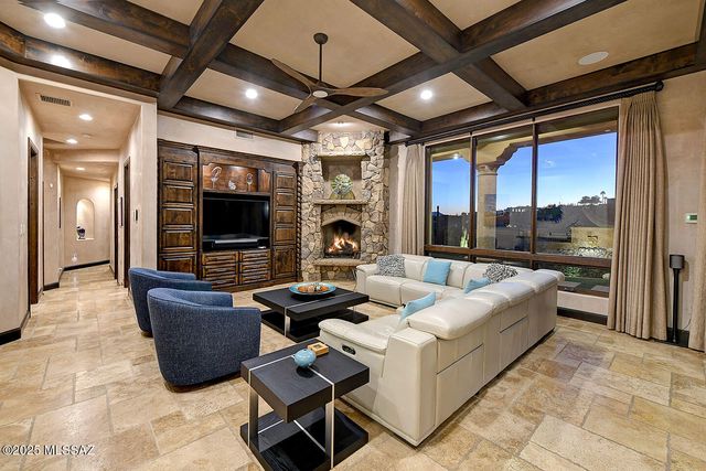 6015 N Camino Preciado, Tucson, AZ 85718