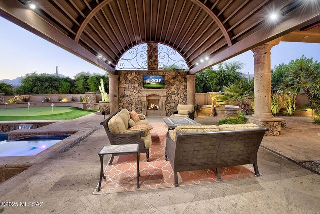 6015 N Camino Preciado, Tucson, AZ 85718