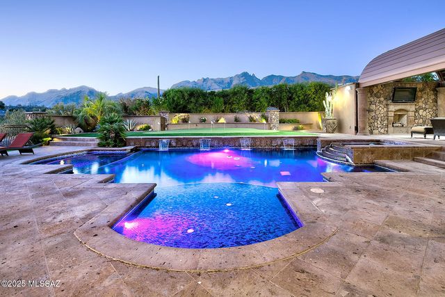 6015 N Camino Preciado, Tucson, AZ 85718