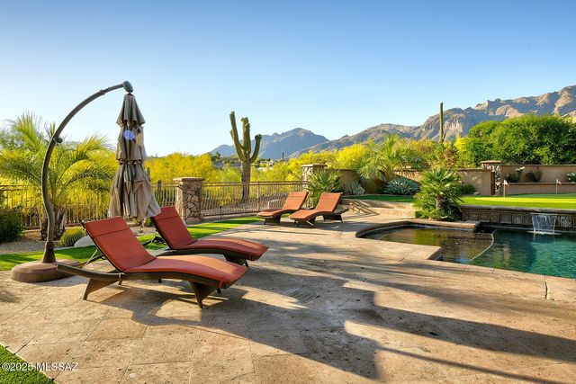 6015 N Camino Preciado, Tucson, AZ 85718