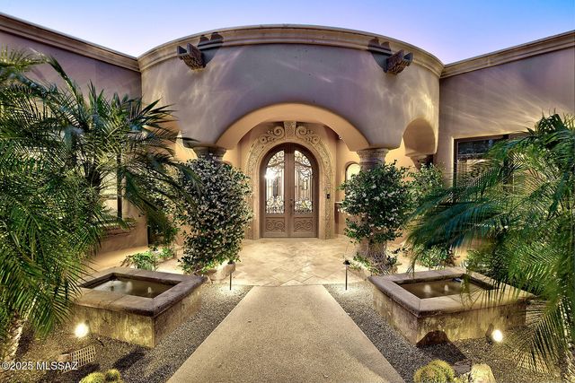 6015 N Camino Preciado, Tucson, AZ 85718