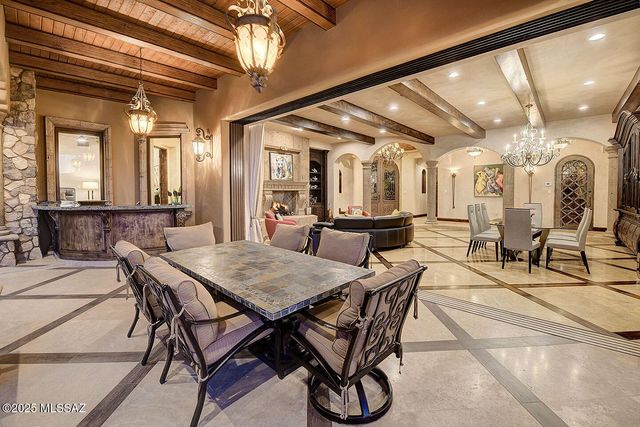 6015 N Camino Preciado, Tucson, AZ 85718