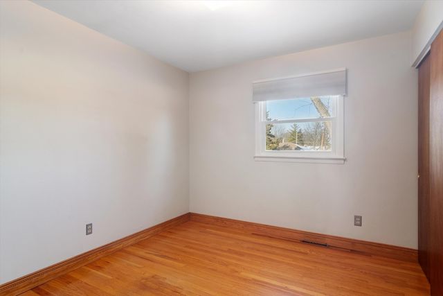 18065 W Big Oaks Road, Grayslake, IL 60030