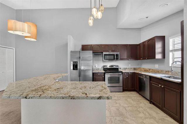 11808 SKYLAKE PLACE D, Temple Terrace, FL 33617