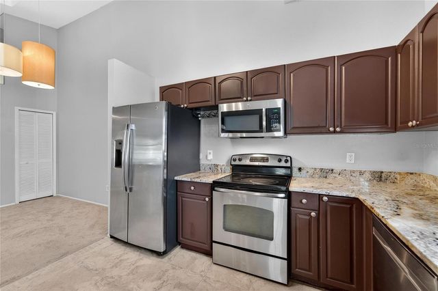 11808 SKYLAKE PLACE D, Temple Terrace, FL 33617