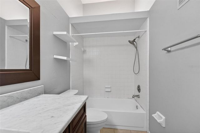 11808 SKYLAKE PLACE D, Temple Terrace, FL 33617