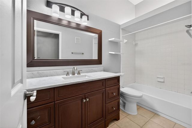 11808 SKYLAKE PLACE D, Temple Terrace, FL 33617