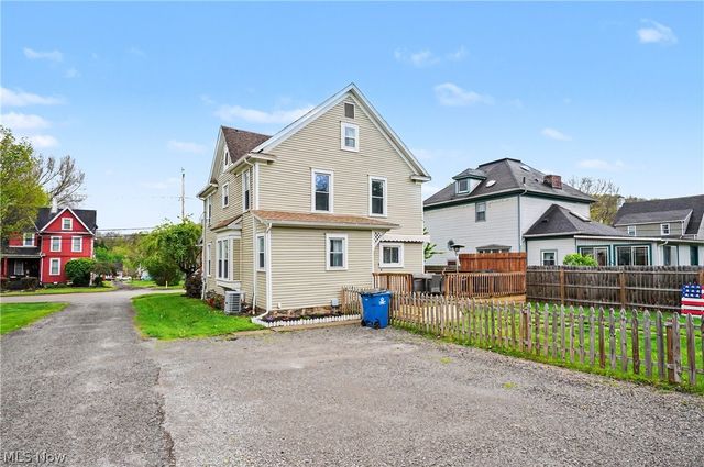 525 W Lincoln Way, Lisbon, OH 44432