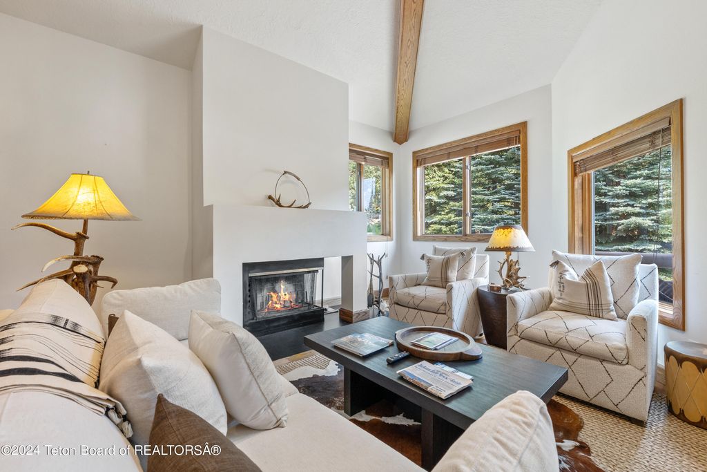 3527 W MCCOLLISTER Drive 4, Teton Village, WY 83025 photo 2