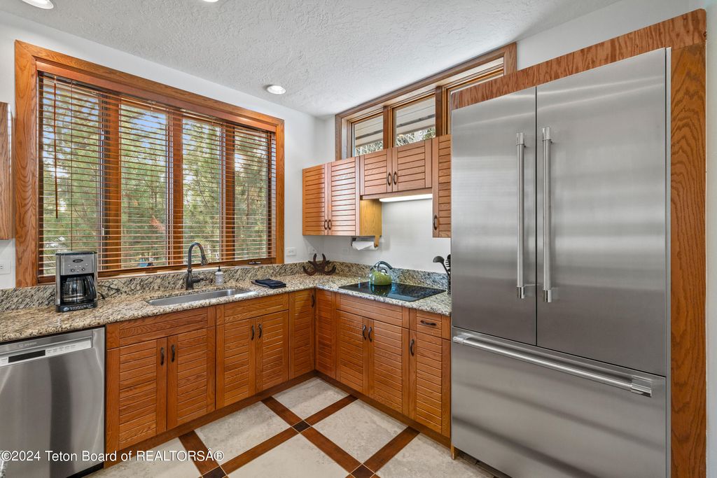 3527 W MCCOLLISTER Drive 4, Teton Village, WY 83025 photo 7