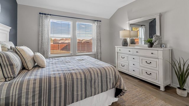 931 Newport Drive, Ferris, TX 75125