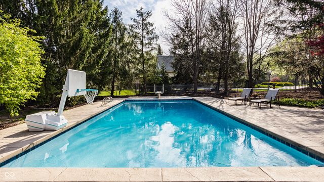 12862 Norfolk Circle, Carmel, IN 46032