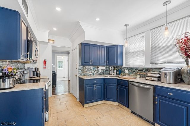 253 Maplewood Ave, Bogota Boro, NJ 07603