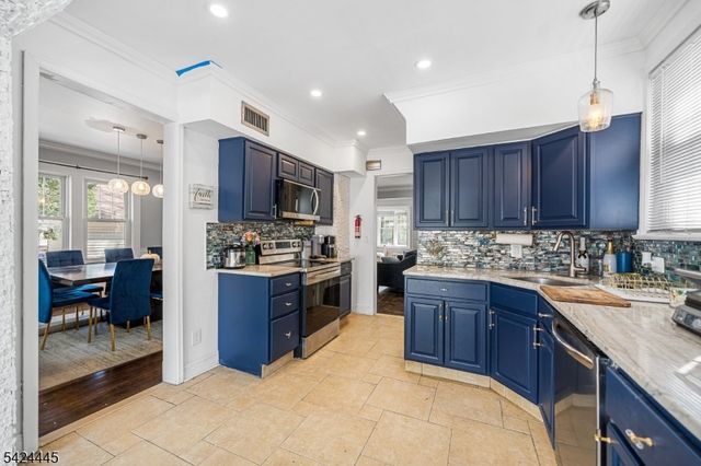 253 Maplewood Ave, Bogota Boro, NJ 07603