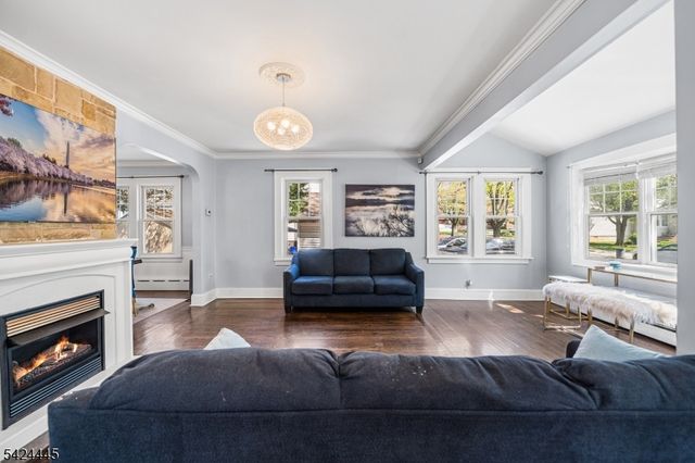 253 Maplewood Ave, Bogota Boro, NJ 07603