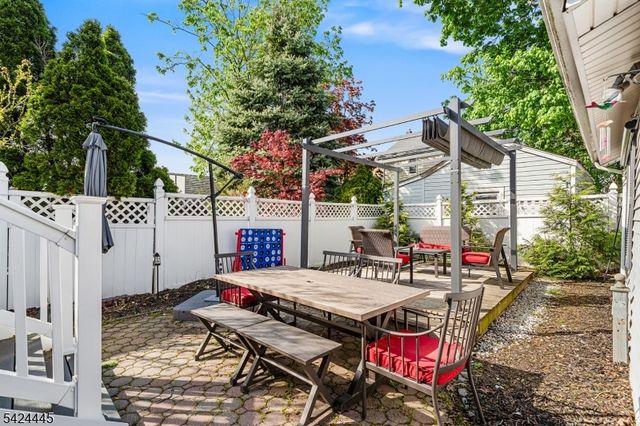 253 Maplewood Ave, Bogota Boro, NJ 07603