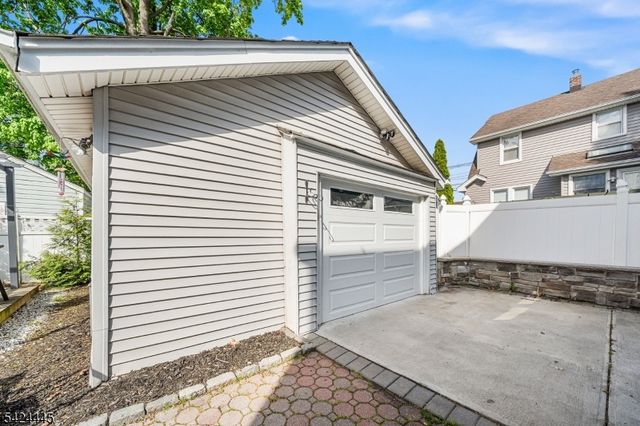 253 Maplewood Ave, Bogota Boro, NJ 07603