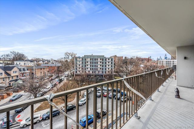 25-40 Shore Boulevard 5E, Astoria, NY 11102