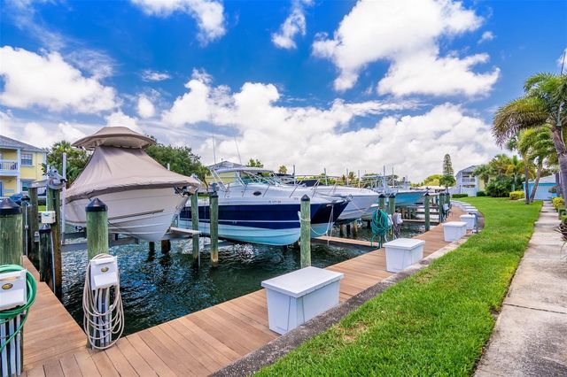 4779 COQUINA KEY DRIVE SE, St Petersburg, FL 33705