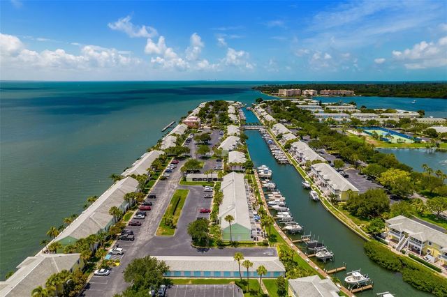 4779 COQUINA KEY DRIVE SE, St Petersburg, FL 33705