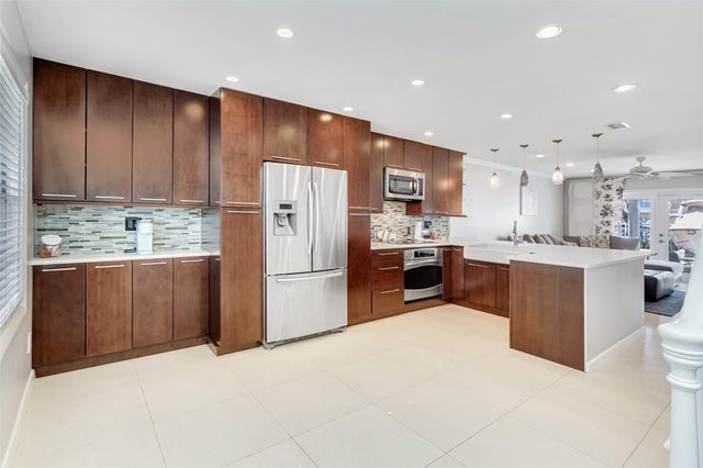 4779 COQUINA KEY DRIVE SE, St Petersburg, FL 33705
