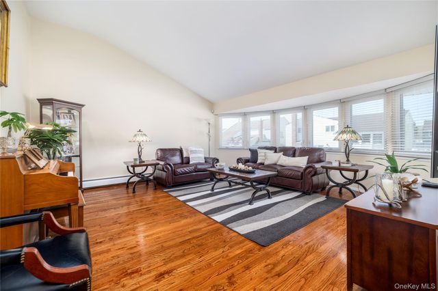 3930 Jane Lane, Oceanside, NY 11572