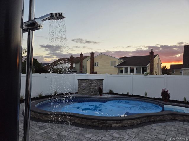 3930 Jane Lane, Oceanside, NY 11572