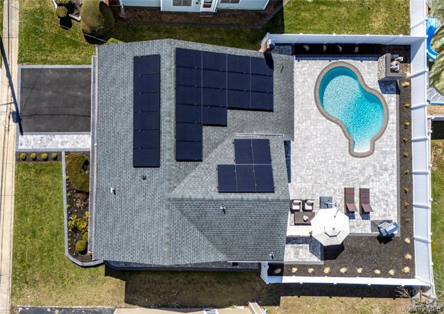 3930 Jane Lane, Oceanside, NY 11572