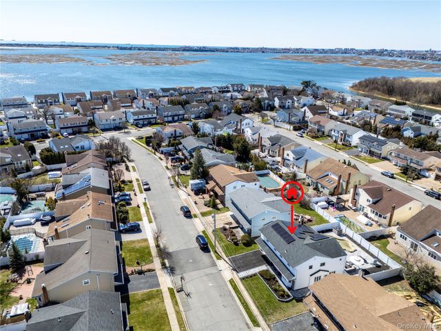 3930 Jane Lane, Oceanside, NY 11572