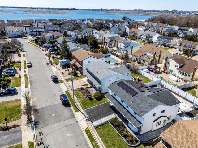 3930 Jane Lane, Oceanside, NY 11572