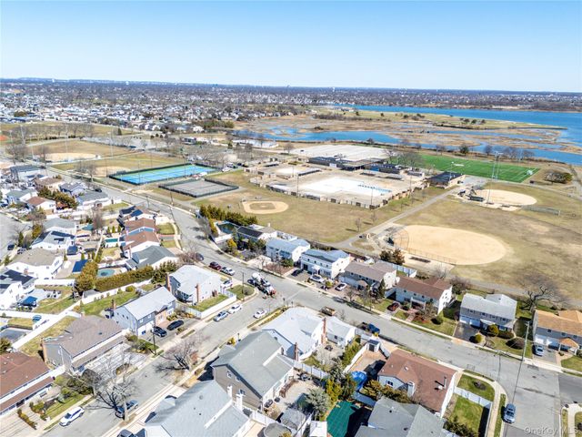 3930 Jane Lane, Oceanside, NY 11572