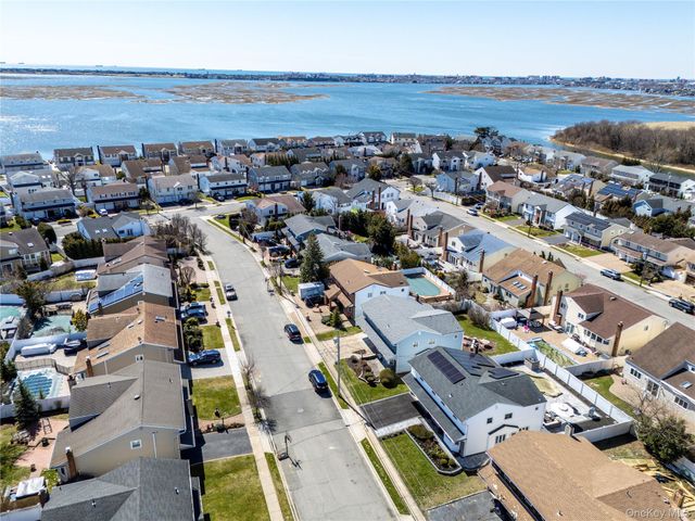 3930 Jane Lane, Oceanside, NY 11572