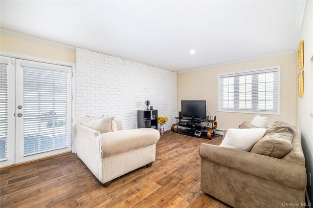 3930 Jane Lane, Oceanside, NY 11572