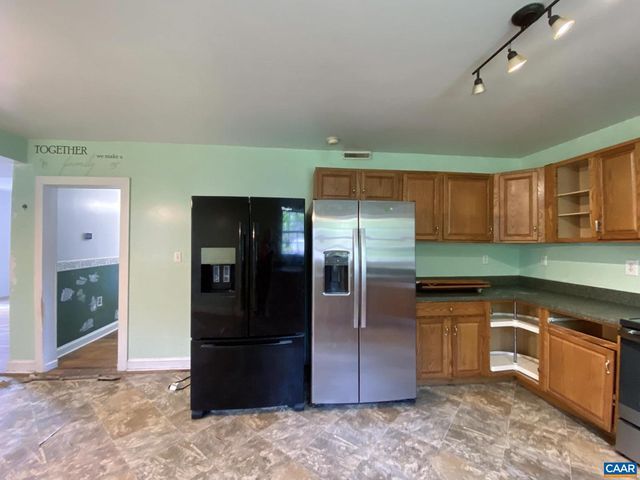 405 E KING ST, Gordonsville, VA 22942