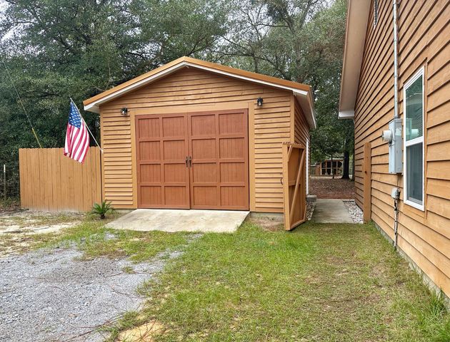 721 Coventry Road, Defuniak Springs, FL 32433