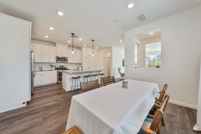 148 Terrawood Ct, Roseville, CA 95747
