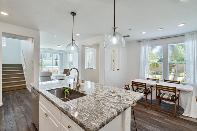 148 Terrawood Ct, Roseville, CA 95747