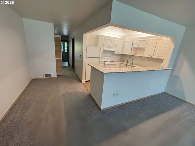247 N HAYDEN BAY Dr, Portland, OR 97217